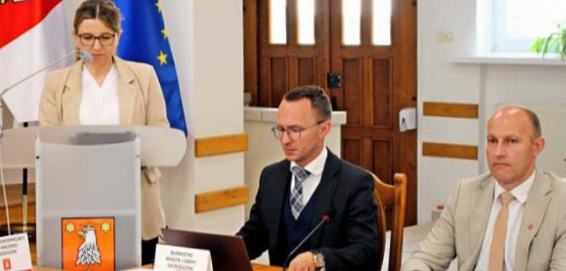 Burmistrz Patryk Jędrowiak z absolutorium i wotum zaufania