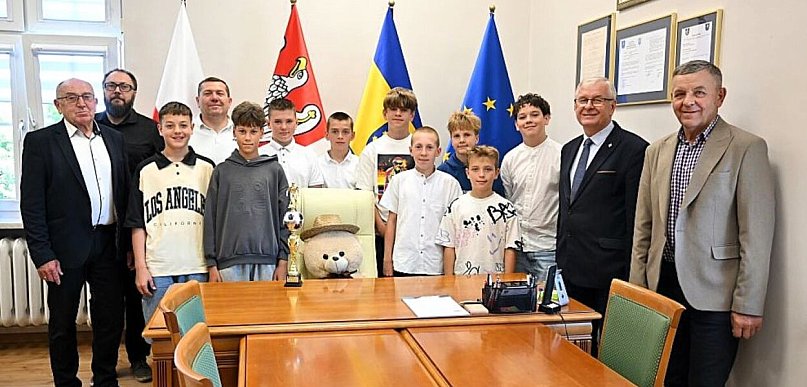 Sukces młodych piłkarzy ze Szkoły Podstawowej Nr 2 w Ostrzeszowie
