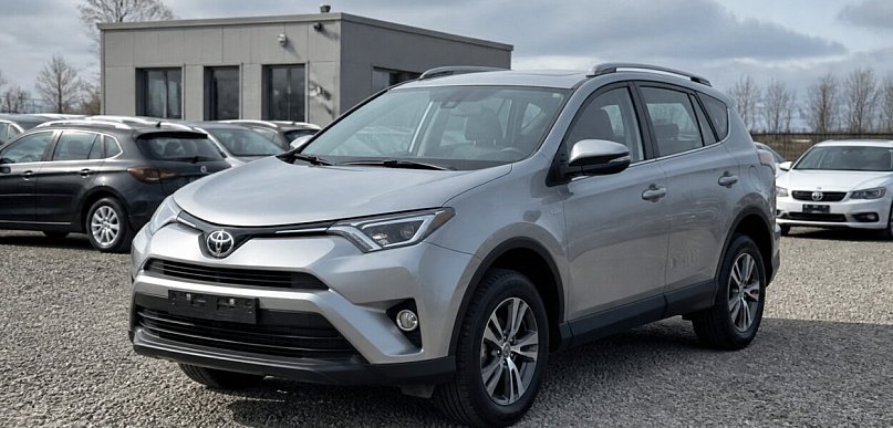 Toyota RAV4 na sprzedaż? Dowiedz się, dlaczego skup aut to najszybsza droga do got