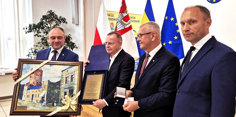 Zdzisław Poprawa Zasłużony dla Powiatu Ostrzeszowskiego - 42339