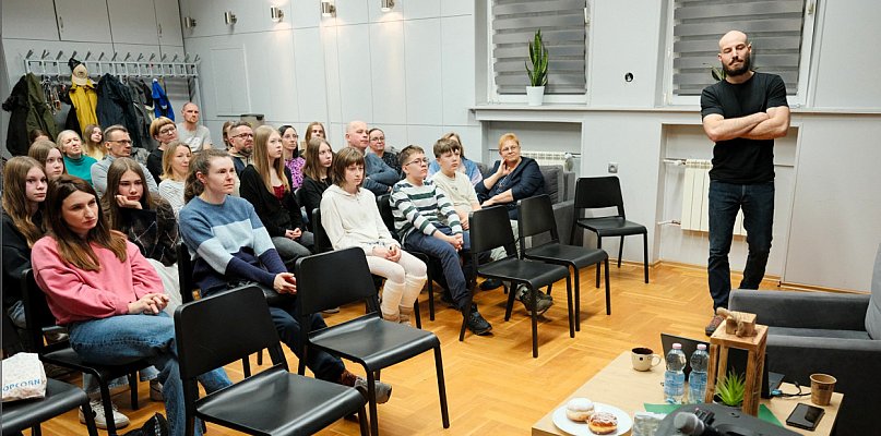 „Przekroczyć Granice”. Spotkanie z Bartoszem Maleczko