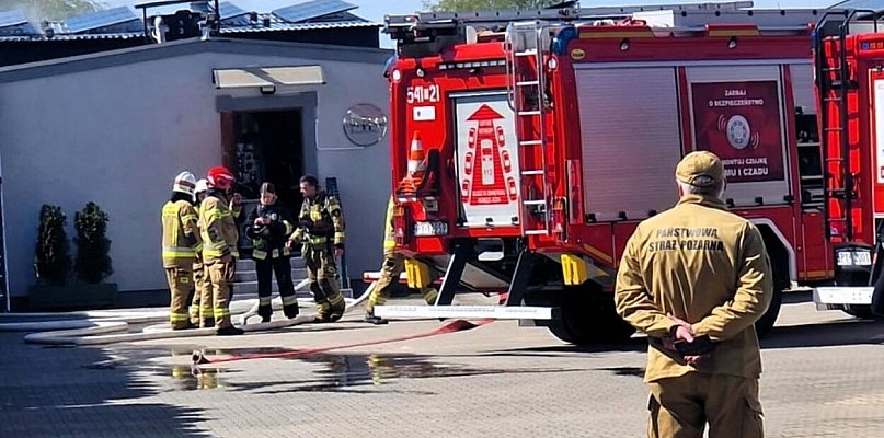 W Rojowie palił się budynek gospodarczy