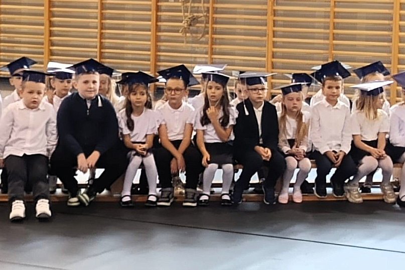 Ślubowanie pierwszoklasistów w Mikstacie