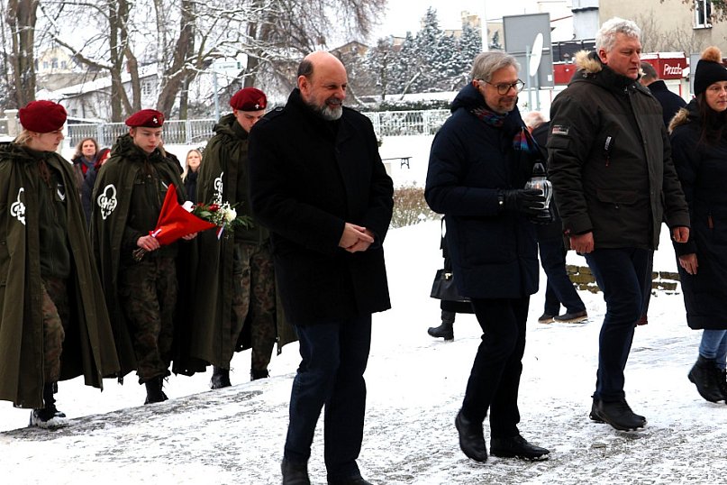 W hołdzie powstańcom wielkopolskim