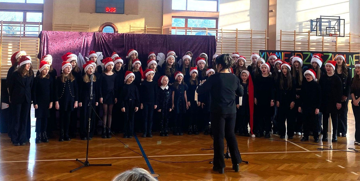 XIX Międzyszkolny Konkurs Kolęd i Pastorałek w Kobylej Górze