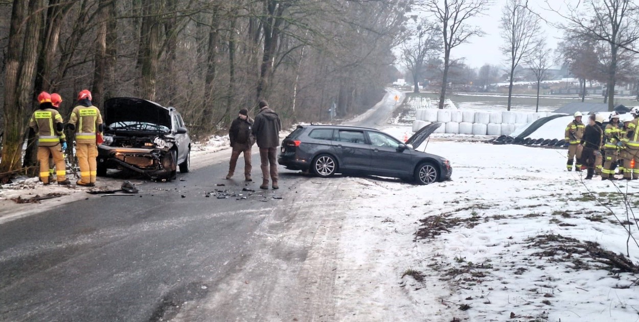 Zderzenie Volkswagena z Dacią w Mikstacie-Pustkowiu