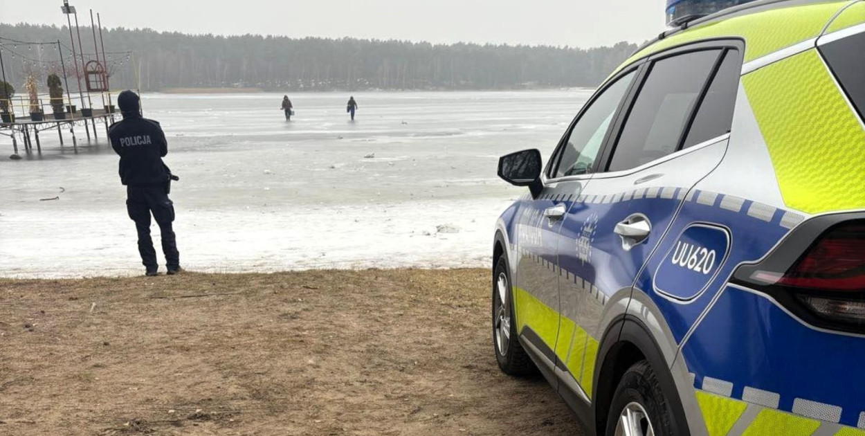 Wędkarze weszli na zamarznięty akwen. Interweniowała policja