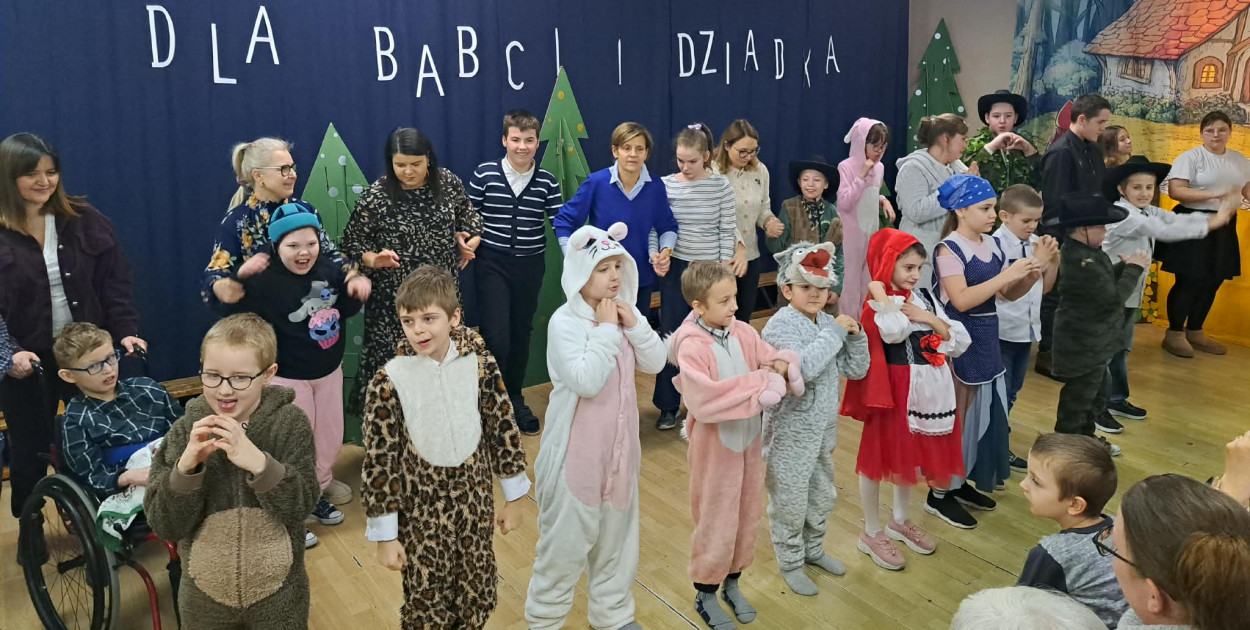 Dzień Babci i Dziadka w Specjalnym Ośrodku Szkolno-Wychowawczym