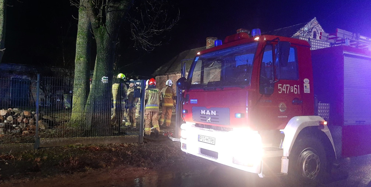 19-latek wyniósł z płonącego domu 86-letniego mężczyznę