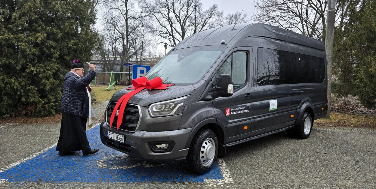 W Grabowie mają nowy autobus do przewozu dzieci z niepełnosprawnościami