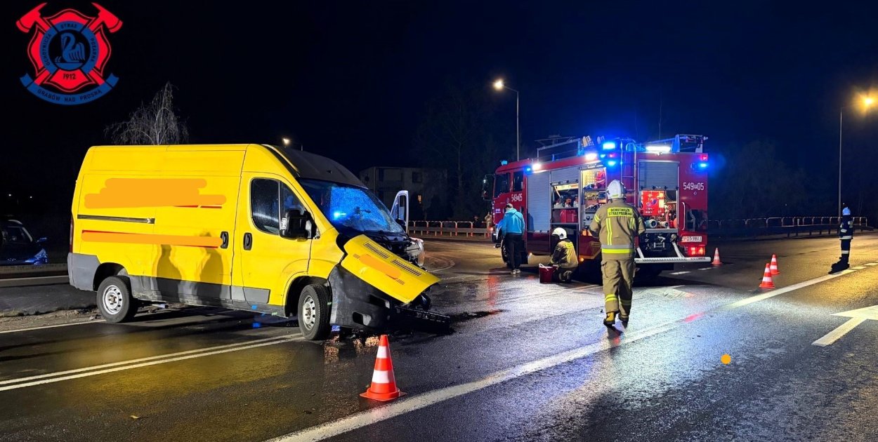 Zderzenie Peugeota z Mercedesem w Grabowie nad Prosną